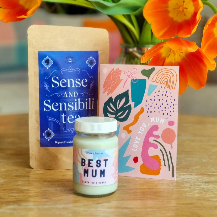 Best Mum Gift Box with a pack of loose leaf tea, tea strainer, best mum candle and designed greeting card that says 'Love you, Mum'